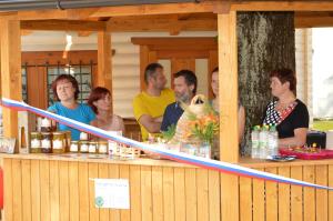 Na tržnici ponudnikov domačih izdelkov vedno več 3